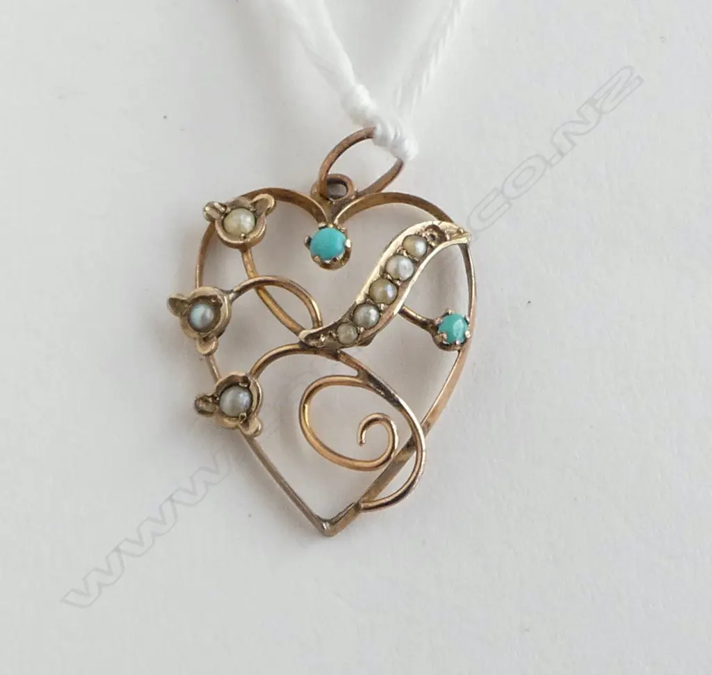 9CT GOLD TURQUOISE AND SEED PEARL PENDANT 1.21gm Image 1++