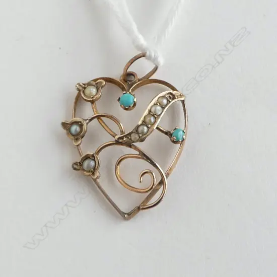 9CT GOLD TURQUOISE AND SEED PEARL PENDANT 1.21gm