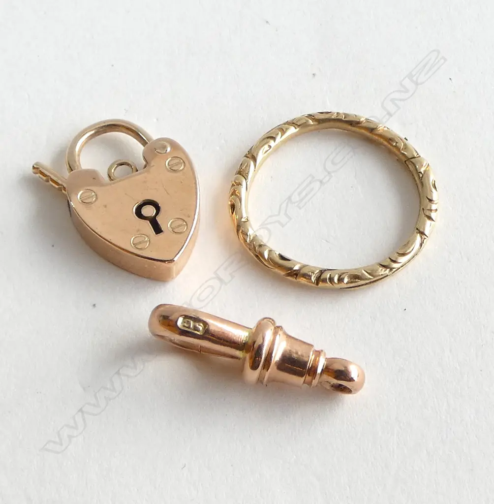 9CT GOLD HALLMARKED PADLOCK/9CT GOLD SWIVEL CLIP/9CT GOLD ENGRAVED SPLIT RING 5gm Image 1++