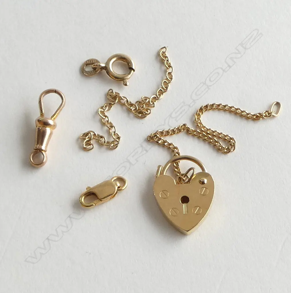 9CT GOLD PADLOCK & 2 SAFETY CHAINS/9CT GOLD SMALL SWIVEL CLIP/9CT GOLD BOLT RING/9CT GOLD LOBSTER CATCH 2.7gm Image 1++