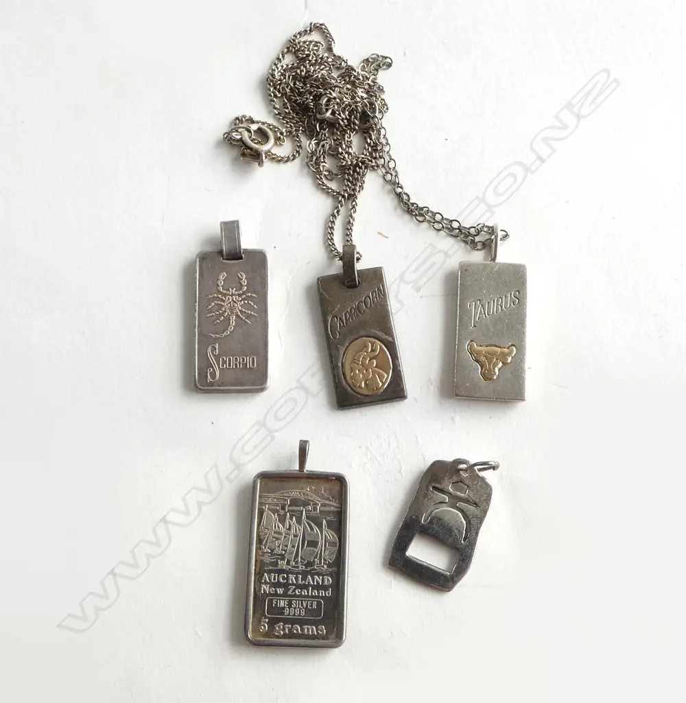 ASSORTED SILVER INGOTS AND CHAINS 26gm Image 1++
