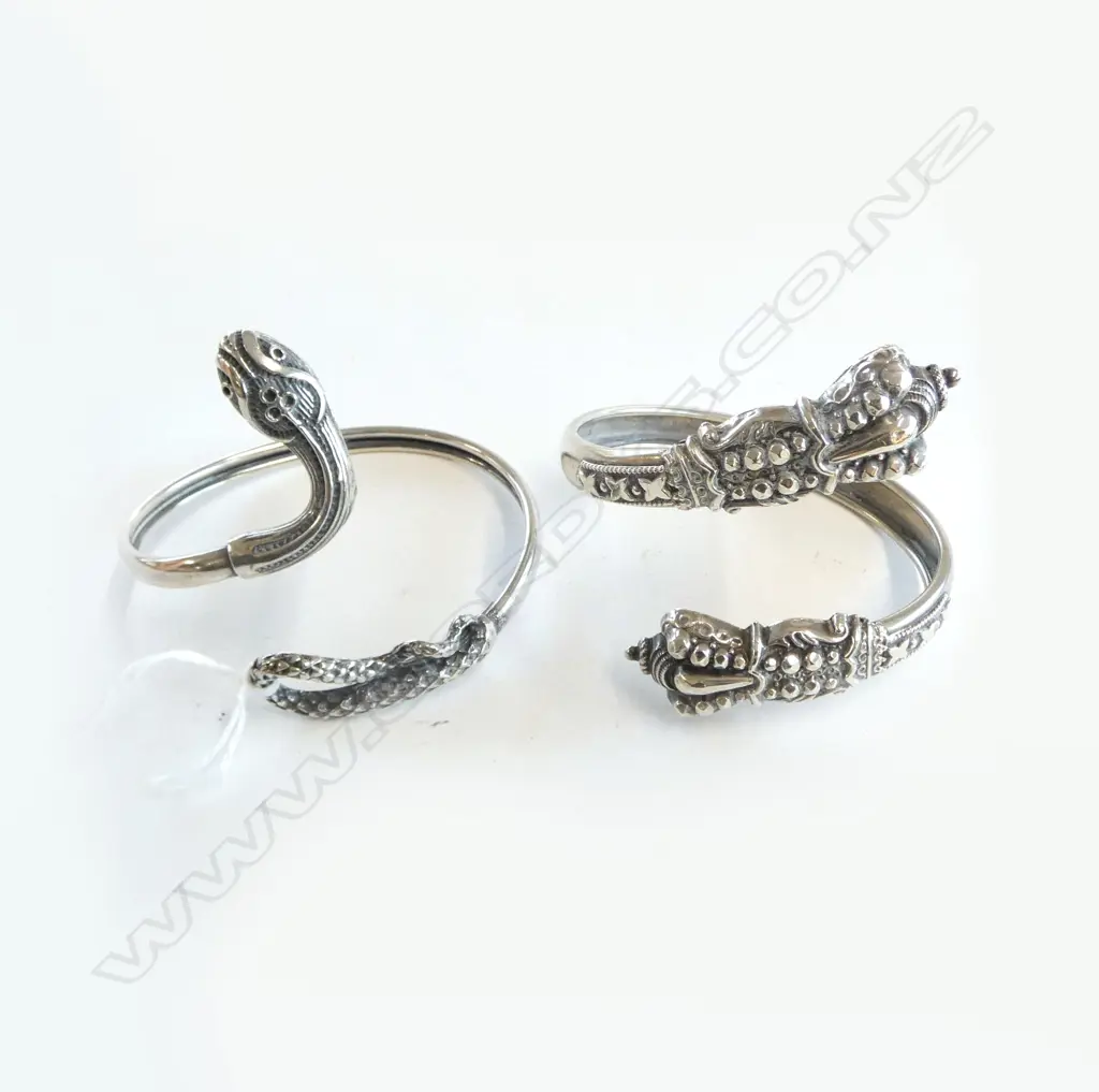 2 VINTAGE SILVER BANGLES, SNAKE & CLAWS Image 1++