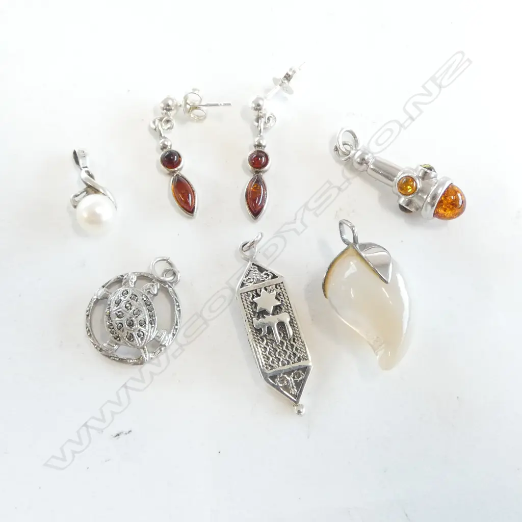 COLLECTION OF STG SILVER PENDANTS & EARRINGS Image 1++