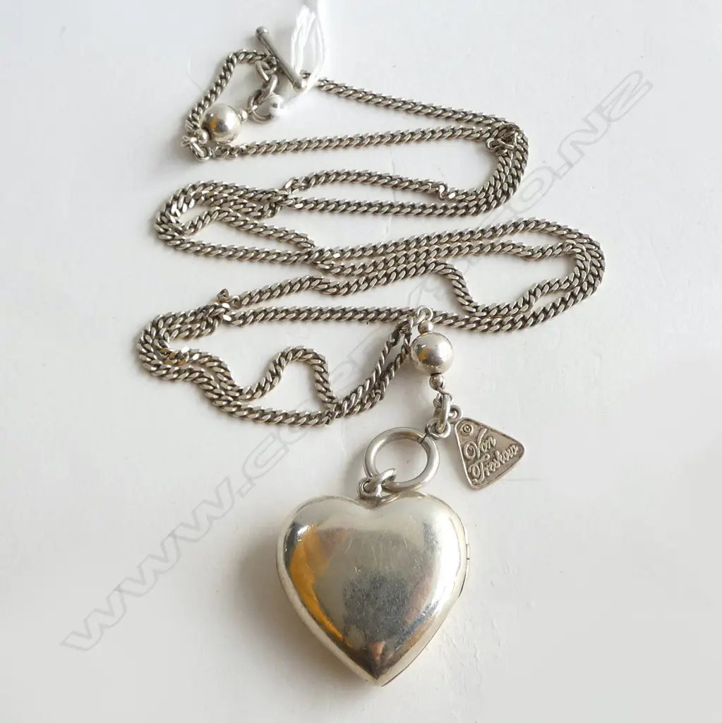 VON TRESKOW SILVER HEART LOCKET AND LONG SILVER CHAIN 36gm Image 1++