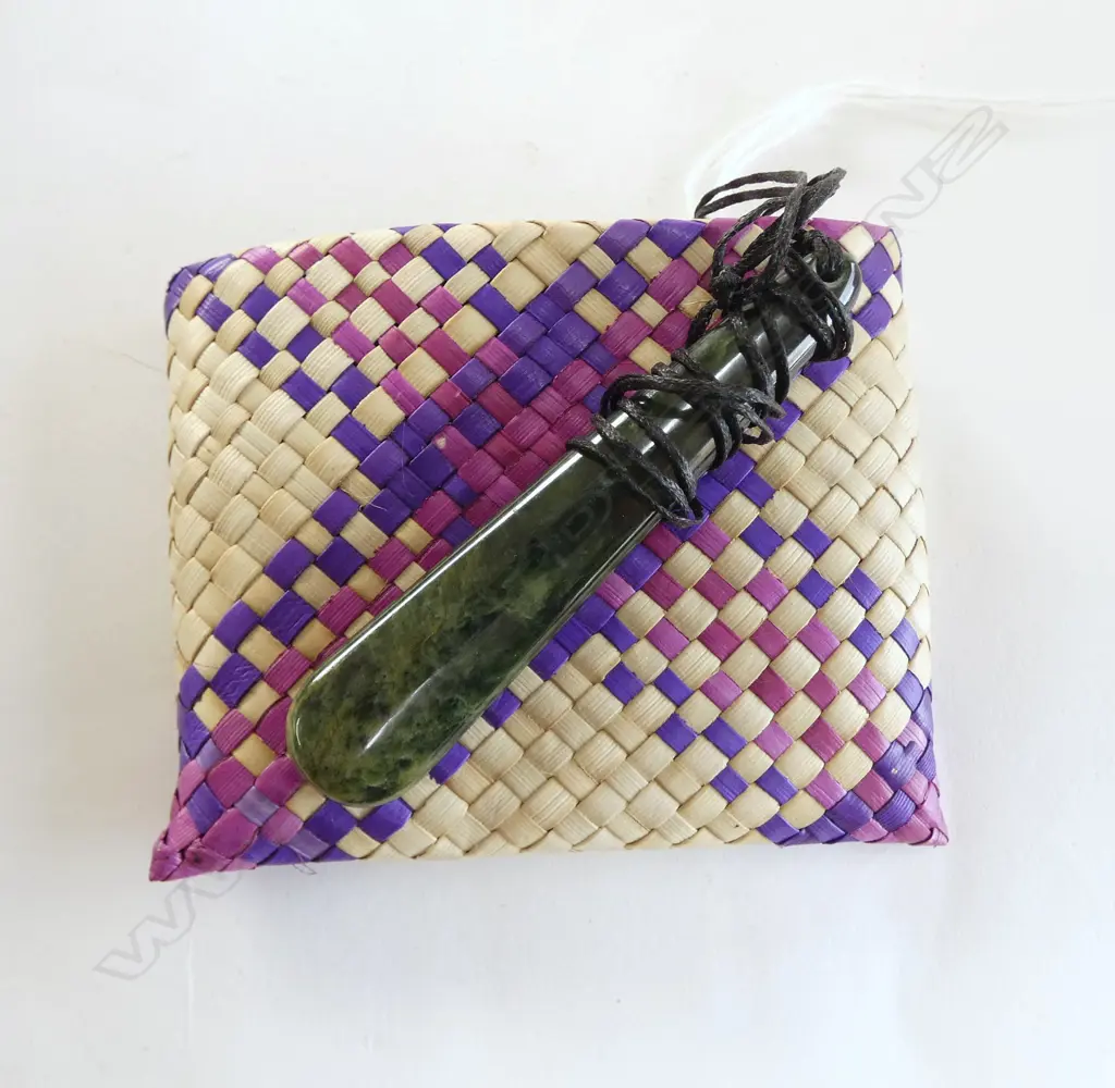 GREENSTONE POUNAMU PENDANT NECKLACE L.85mm + KETE BAG Image 1++