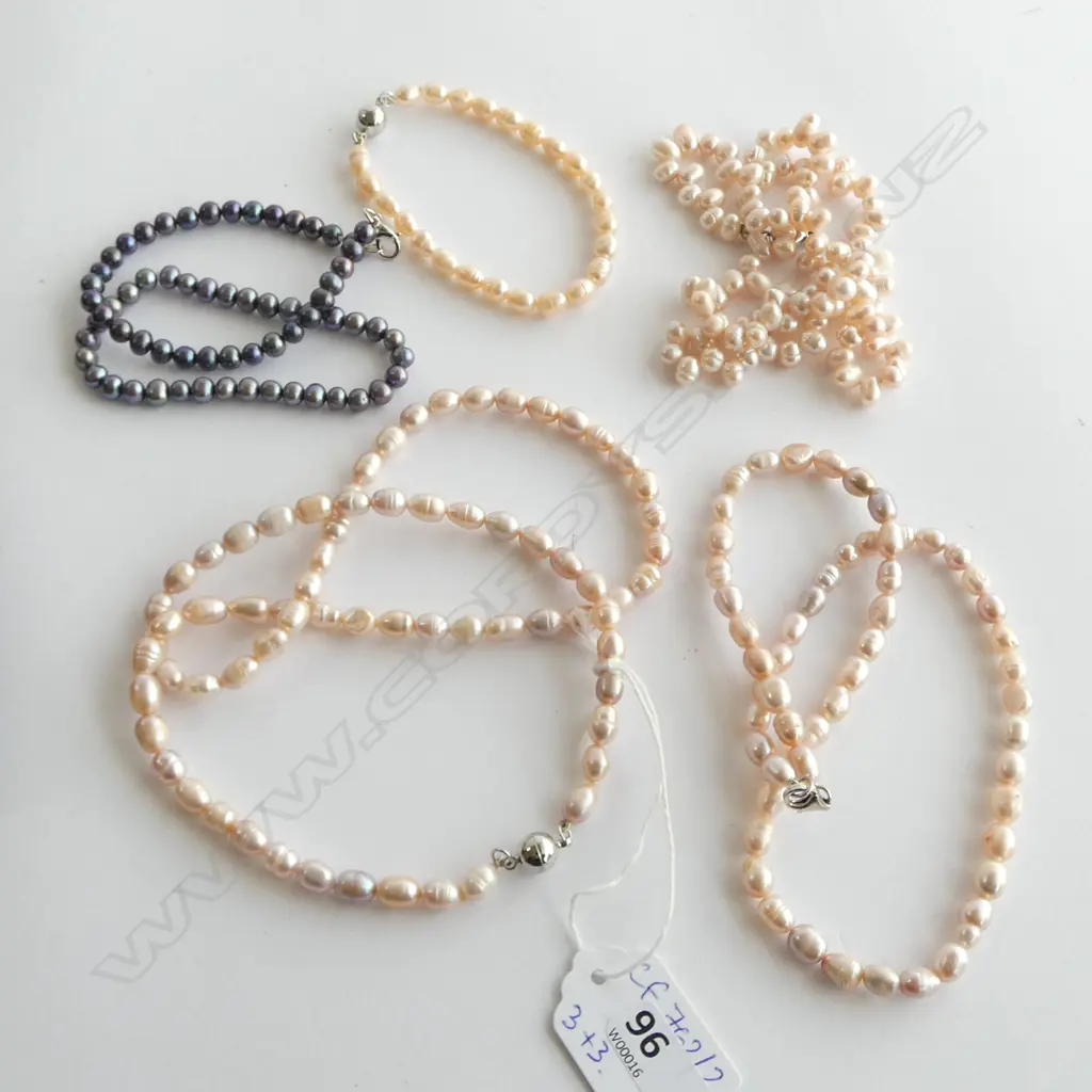 3 FRESH WATER PEARL NECKLACES + 3 BRACELETS Image 1++