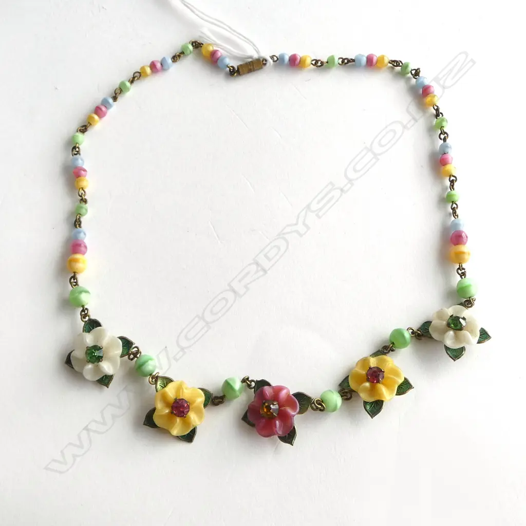 GLASS FLOWER NECKLACE Image 1++
