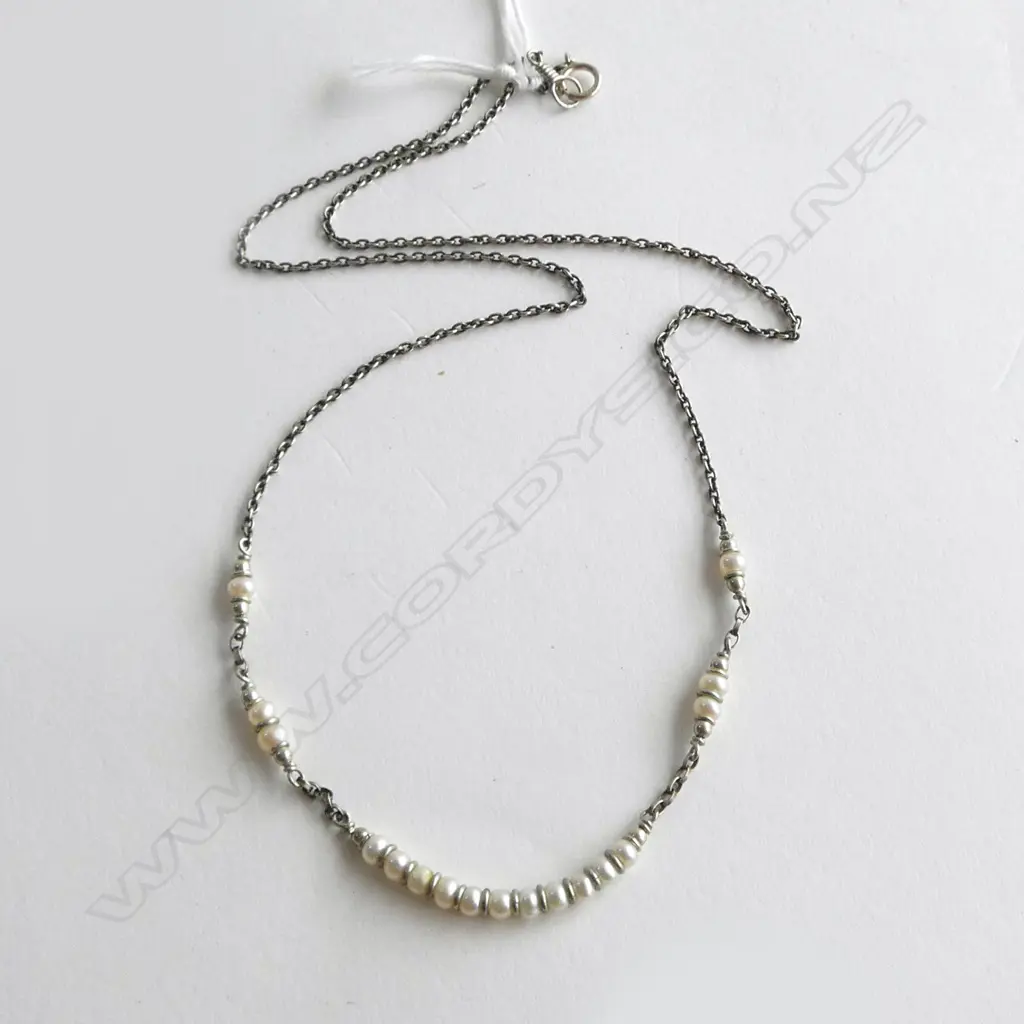 SILVER AND PEARL NECKLACE Image 1++