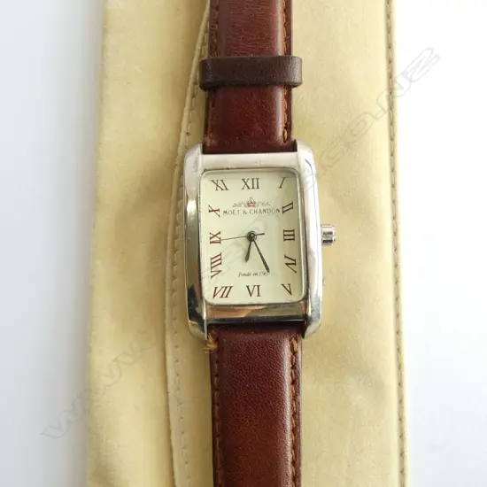 MOET & CHANDON WRIST WATCH, CASED