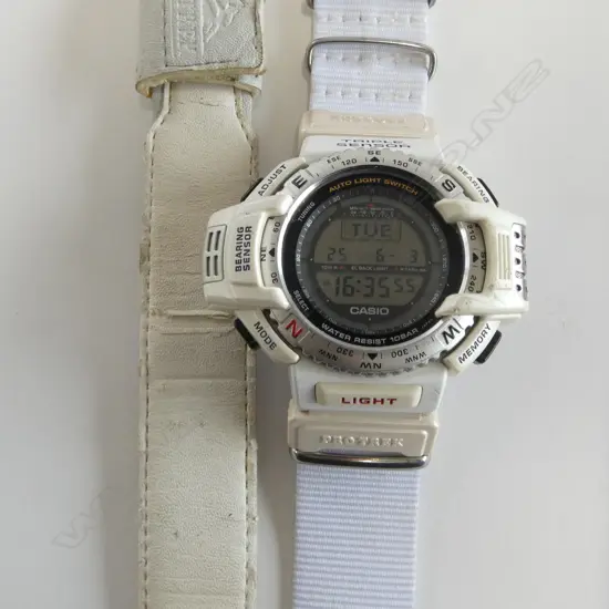 RARE CASIO PROTREK PRT-40 1990S WORKING WATCH  EXTRA STRAP