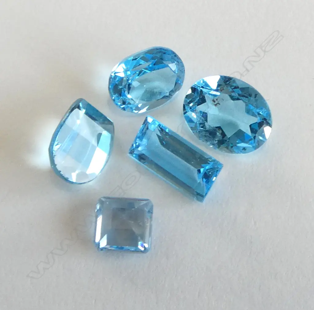 10CT HEAT TREATED NATURAL BLUE TOPAZ (5) Image 1++