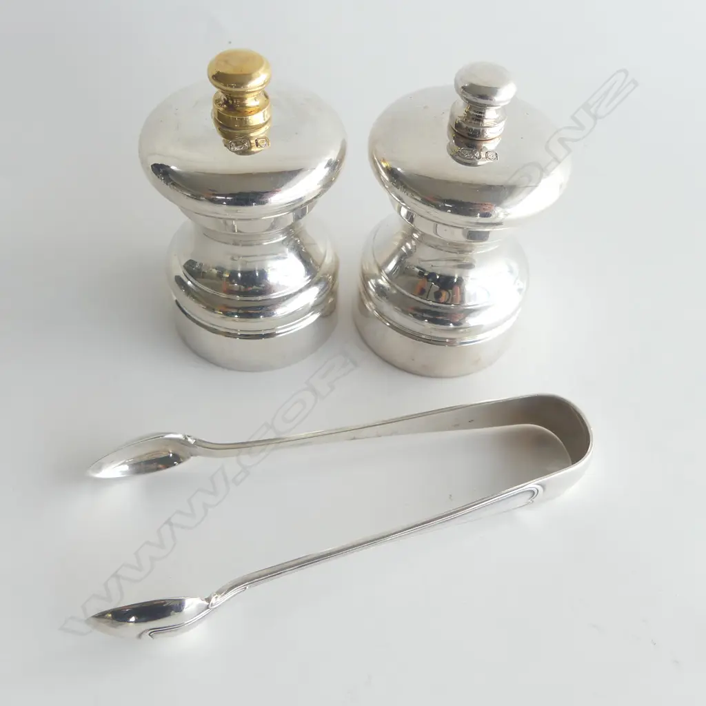 PR MODERN STG SILVER S/P GRINDERS + STG SILVER SUGAR TONGS, LONDON 1923 25gms Image 1++