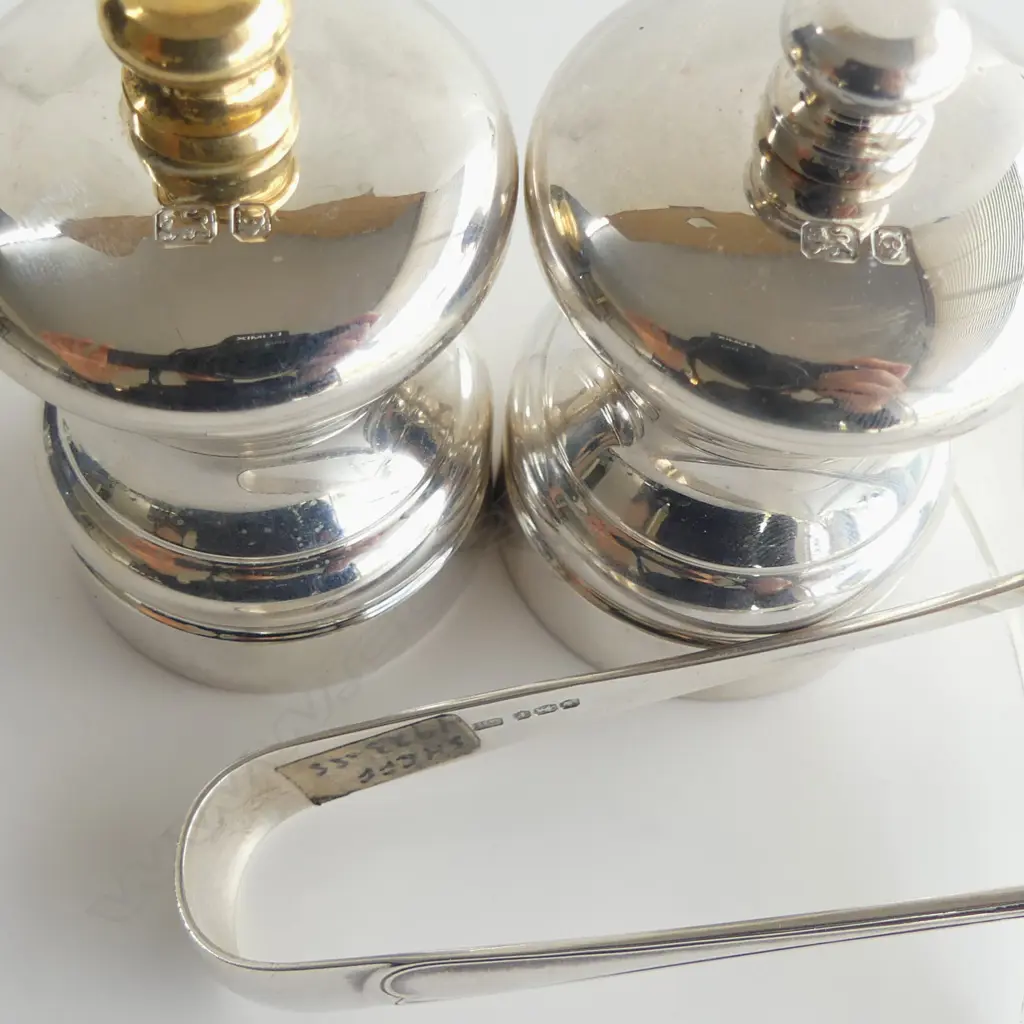 PR MODERN STG SILVER S/P GRINDERS + STG SILVER SUGAR TONGS, LONDON 1923 25gms Image 1++