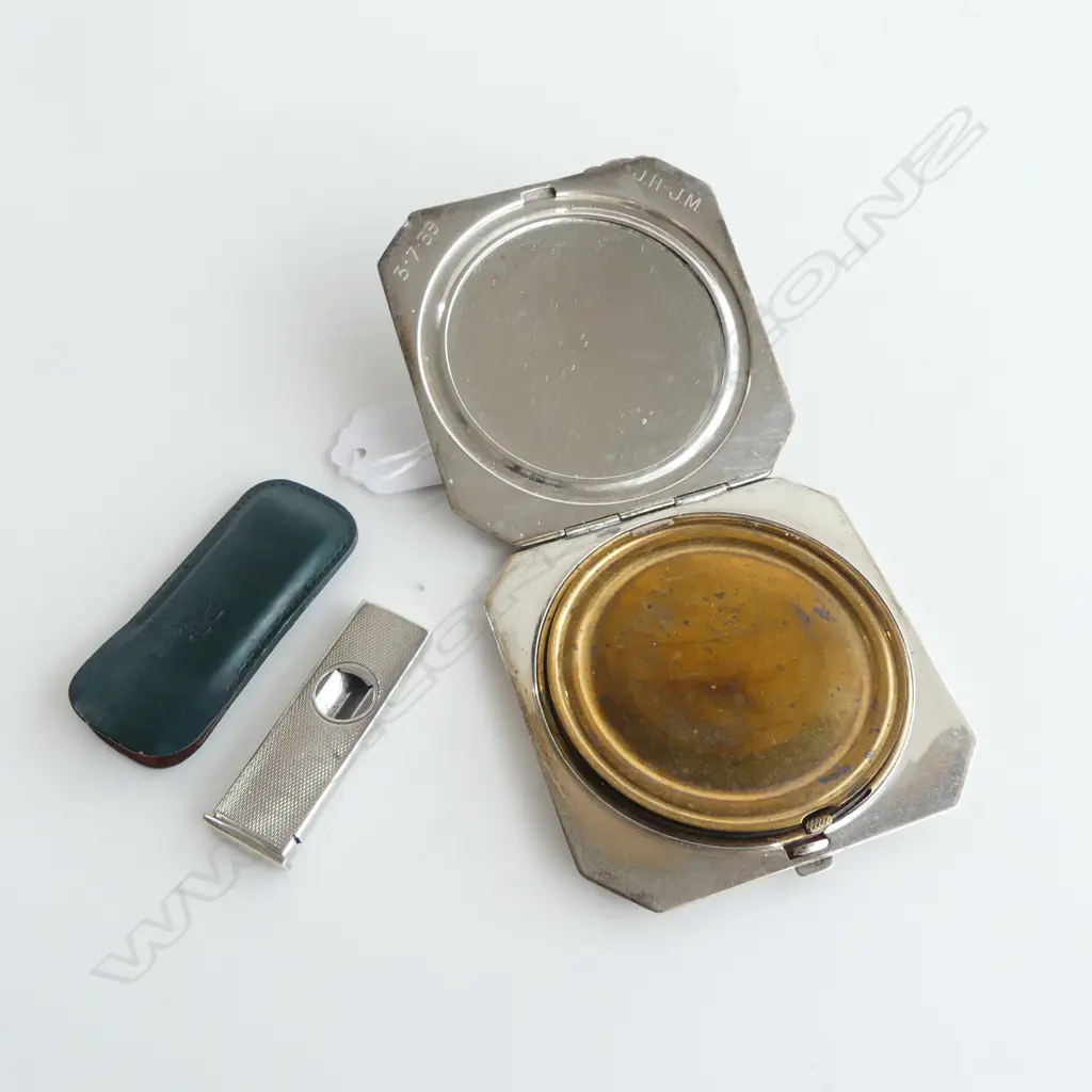 DECO STG SILVER COMPACT, 132gms + CIGARETTE CUTTER Image 1++