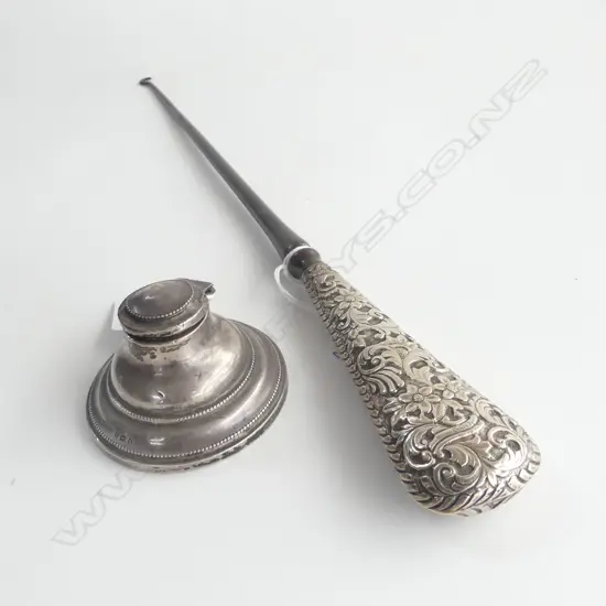 STG SILVER INKWELL B'HAM 1910 (WEIGHTED) + STG SILVER HANDLED BOOT HOOK, L.430mm