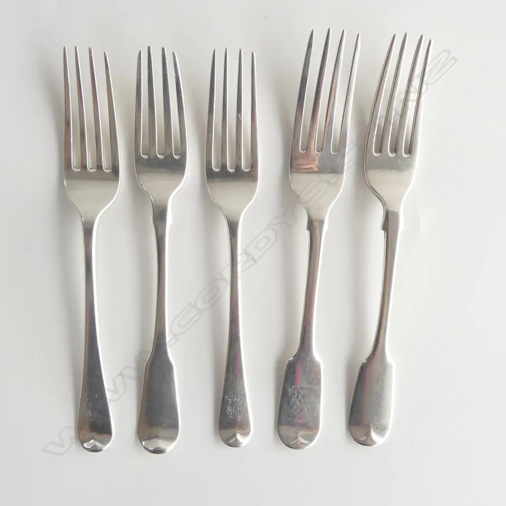 5 ANTIQUE SILVER FORKS, FIDDLE & OLD ENGLISH PATTERN, LONDON, 200gms Image 1++