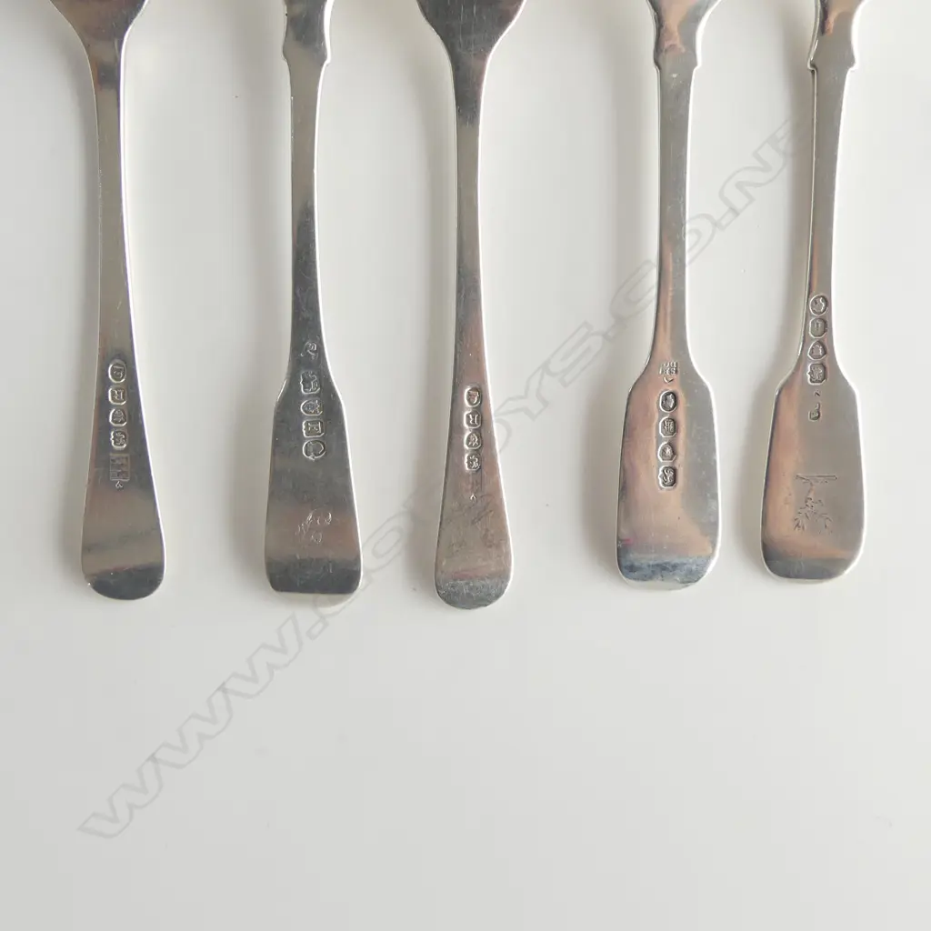5 ANTIQUE SILVER FORKS, FIDDLE & OLD ENGLISH PATTERN, LONDON, 200gms Image 1++