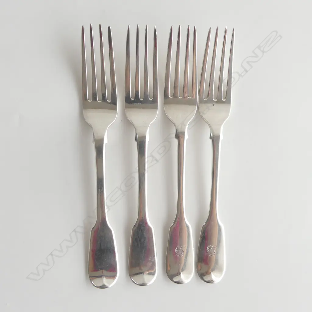 4 GEORGE IV FIDDLE PATTERN FORKS, LONDON 1823 & 1826, 280gms Image 1++