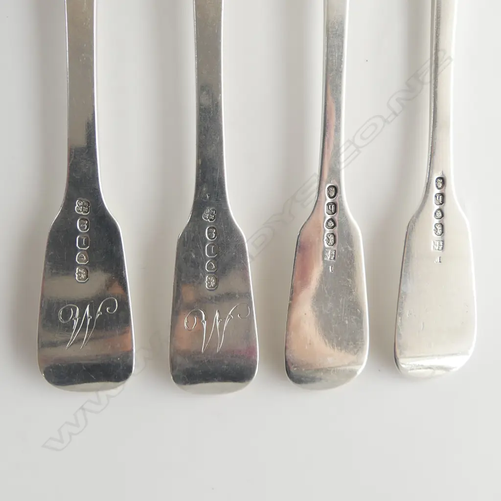 4 GEORGE IV FIDDLE PATTERN FORKS, LONDON 1823 & 1826, 280gms Image 1++