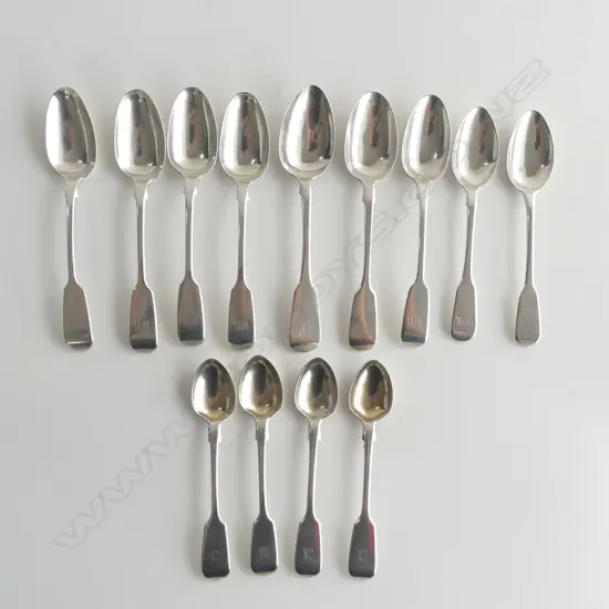 4 VICTORIAN SILVER FIDDLE PATTERN TEASPOONS + 9 OTHER STG SILVER SPOONS, TOTAL 280gms