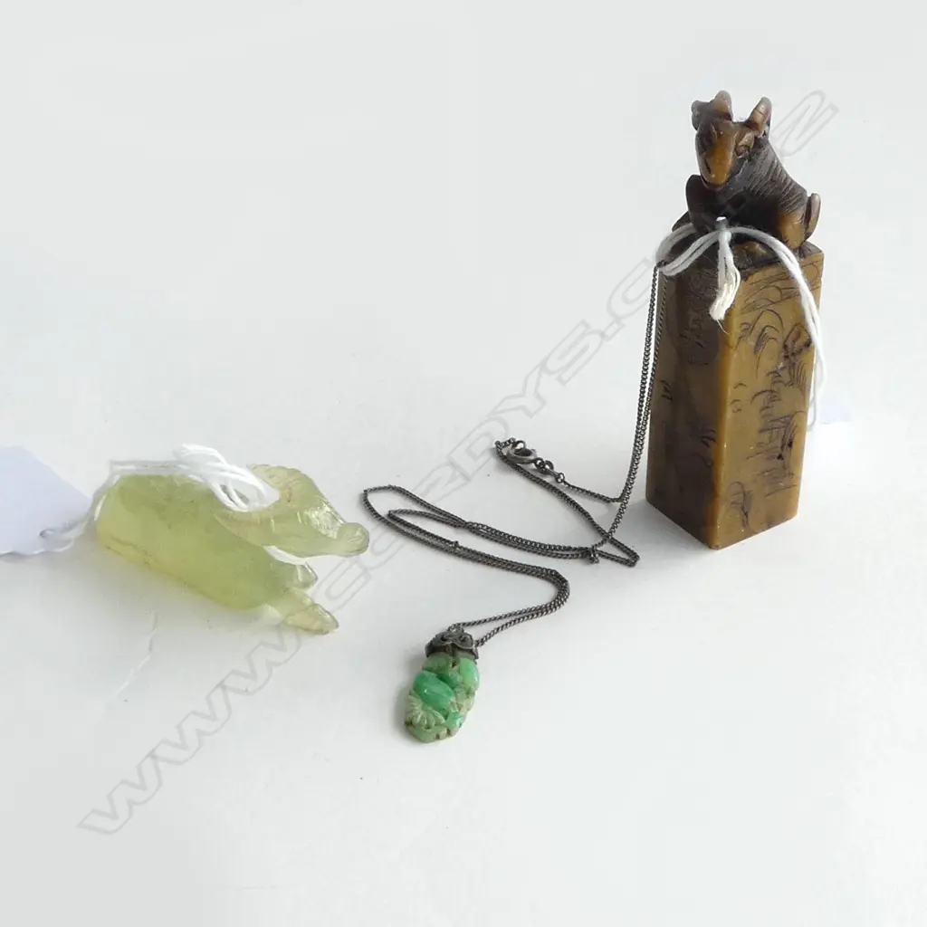 CHINESE STONE CHOP/JADE PENDANT/JADE BULLOCK Image 1++
