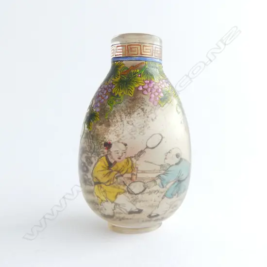 CHINESE REVERSE PAINTED SNUFF BOTTLE H.70mm YONGZHENG MARK - NO LID