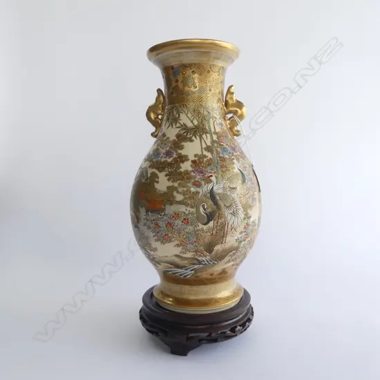 LARGE MEJI SATSUMA VASE H.345mm on wooden base