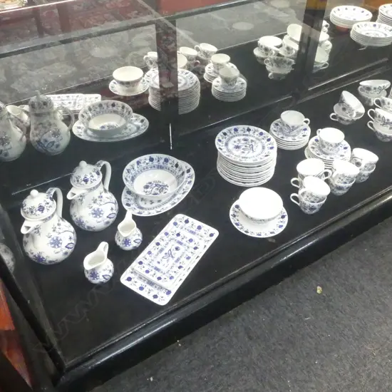 SELTMANN WEIDEN BAVARIA BLUE ONION PATTERN FINE CHINA DINNER SERVICE nearly 12 place setting. About 95pces