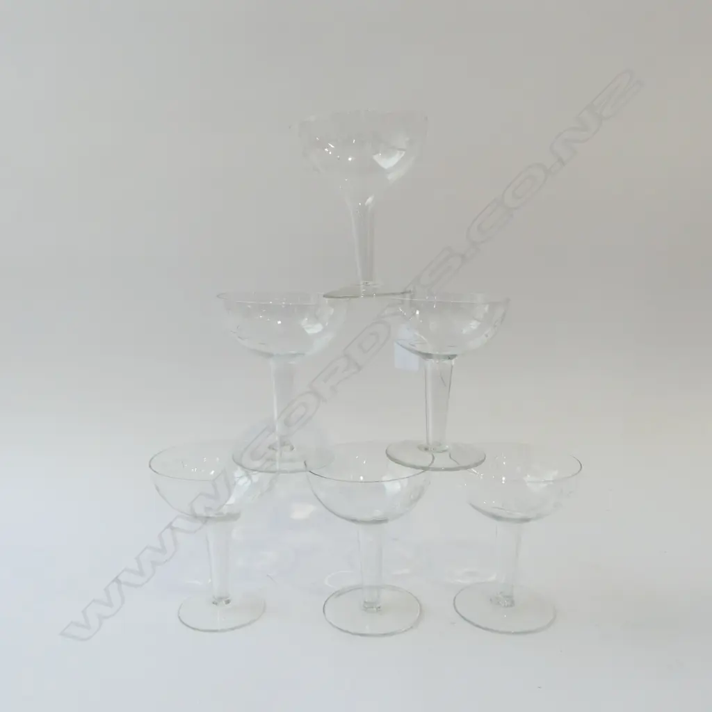 SIX HOLLOW STEM ETCHED CHAMPAGNE GLASSES, H.115MM, D.90MM  Image 1++