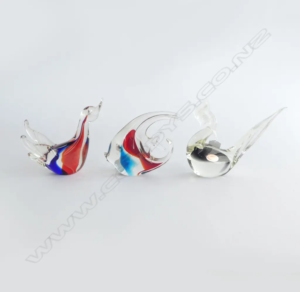 2 HAND BLOWEN GLASS BIRD ORNS H160MM & GLASS FISH  CHIPPED  Image 1++