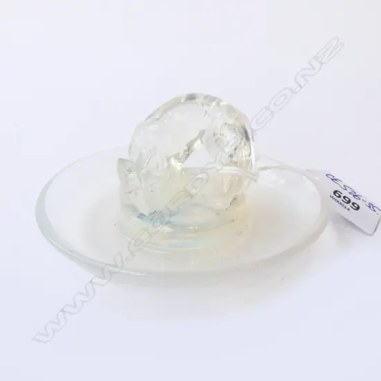 RENE LALIQUE 'RENARD' FOX OPALESCENT GLASS SMALL DISH (small chip to one ear)  Dia.105mm engraved signature