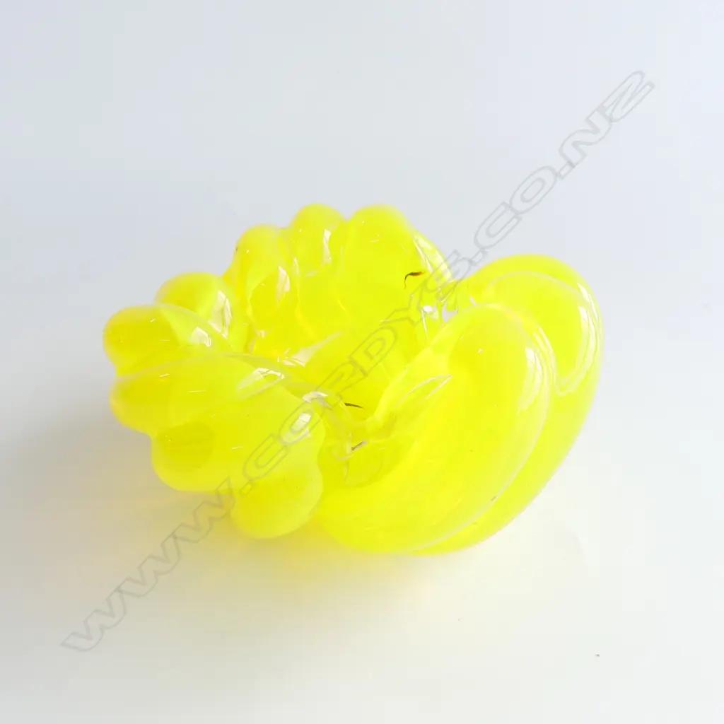 FLURO ART GLASS BOWL  SIGNED 2413-1 R IVATA DIA140MM Image 1++