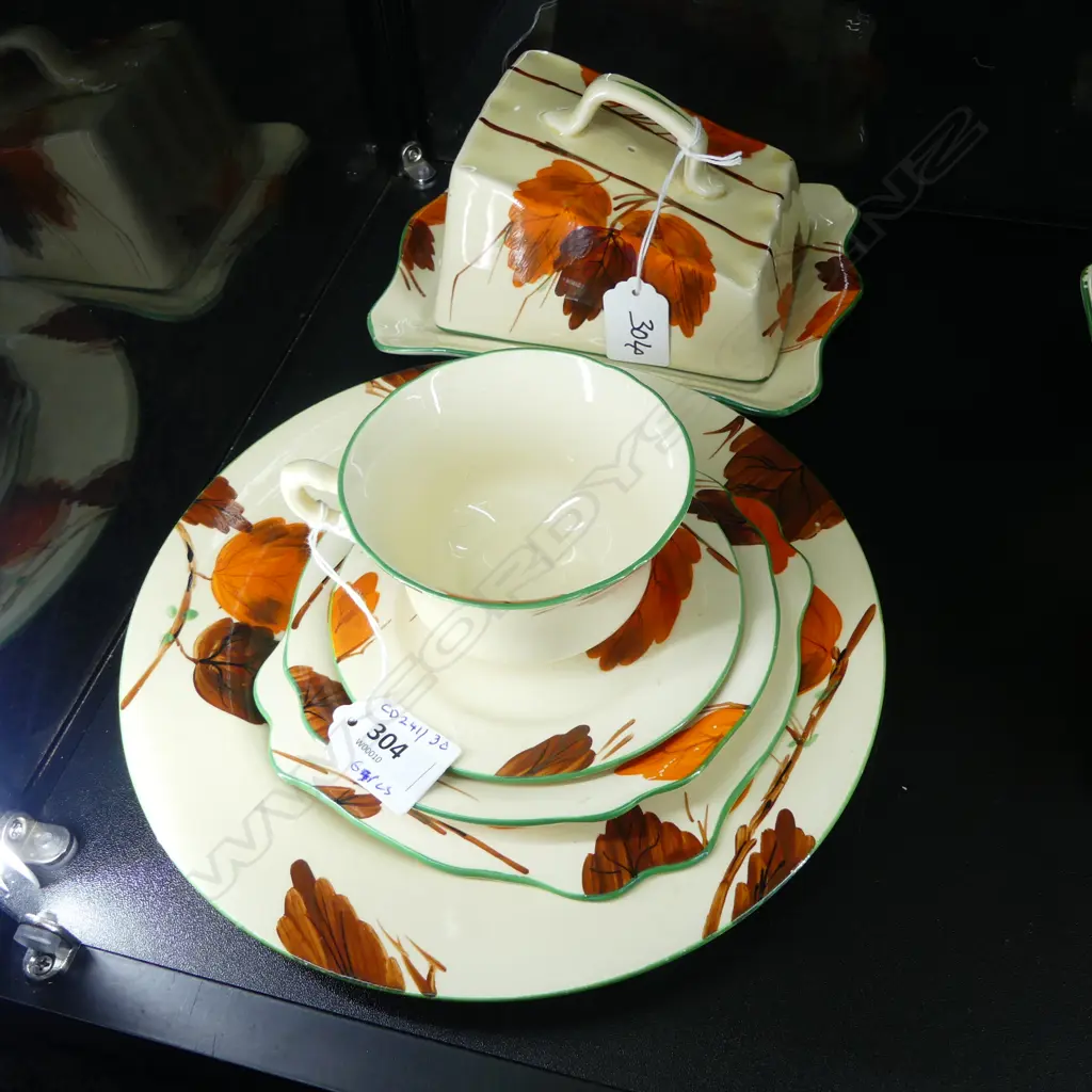 4PCS AUTUMN HONEY GLAZE LEAF PAT WILKINSON CHEESE WEDGE L180MM CSP CAKE PLATE & DISH Image 1++