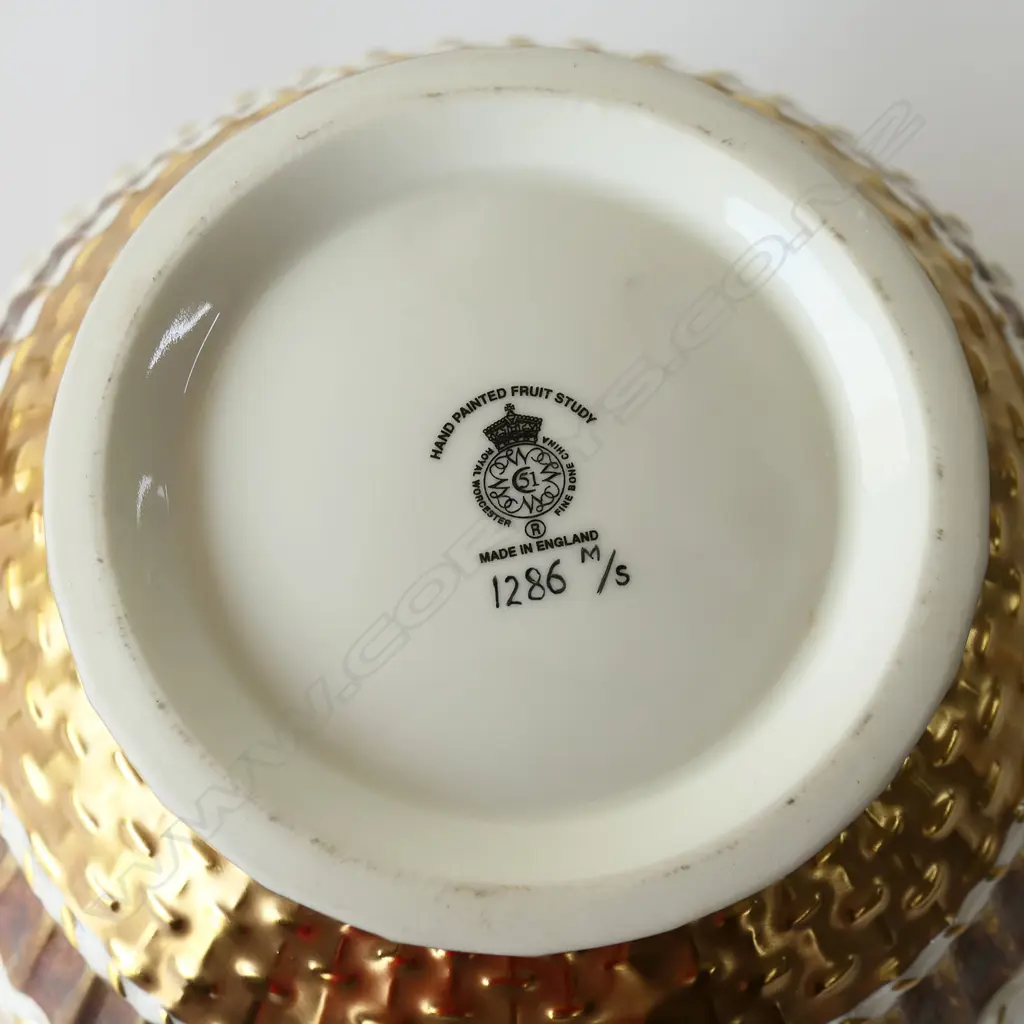 MODERN R.WORCESTER HANDPAINTED LIDDED POTPOURRI ON STAND by J. BOWMAN '1286 M/S' to base, H.315mm, crack to 1 side Image 1++