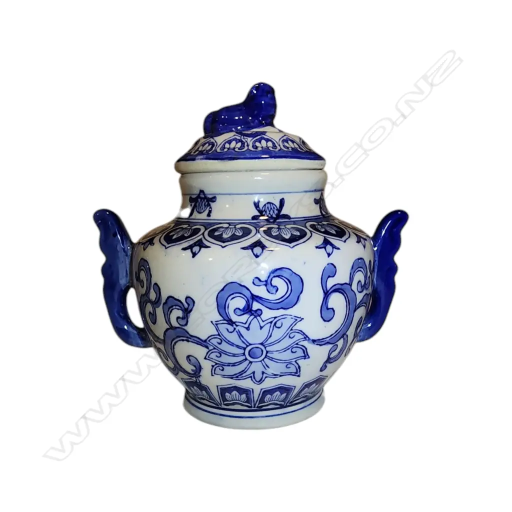 CHINESE BLUE & WHITE PORCELAIN LIDDED JAR AND PR SMALL FLORAL BLUE CRACKLE GLAZE VASES H.150mm Image 1++