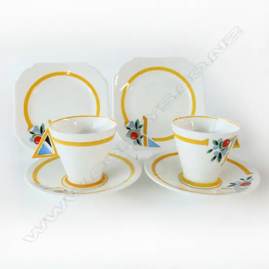 PAIR SHELLEY ART DECO MODE TRIOS 1 plate has a crack *correct photo has now been added