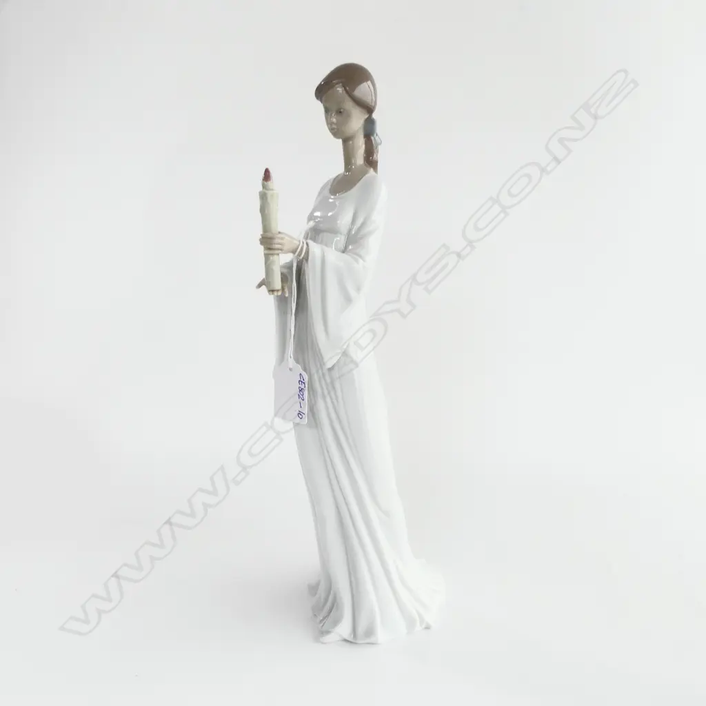 LLADRO PORCELAIN FIGURINE 'LIGHT & LIFE', H.360mm Image 1++