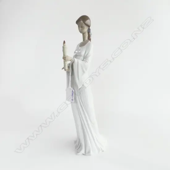LLADRO PORCELAIN FIGURINE 'LIGHT & LIFE', H.360mm