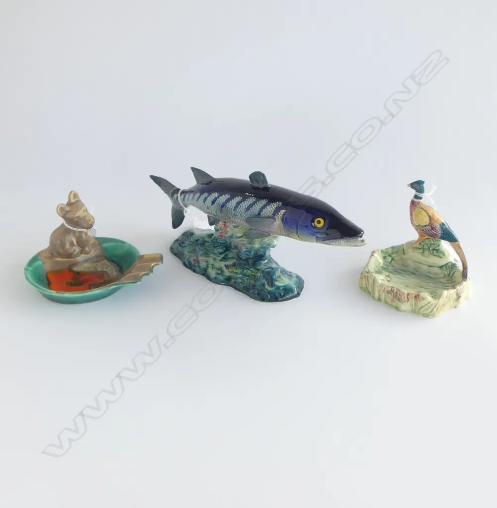 BESWICK PIKE L260MM BIRD & DOG ORNS Image 1++
