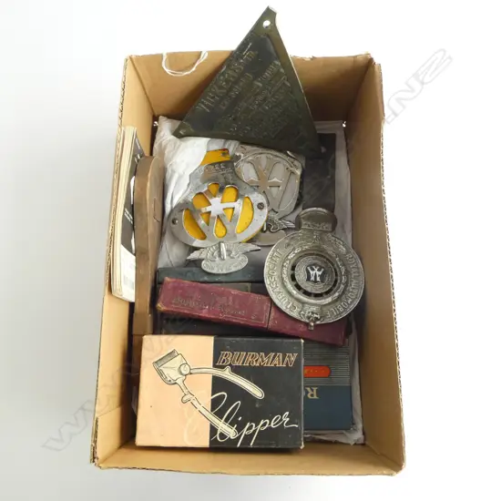 VINTAGE RAZORS & NZ AA CLUB ASSOCIATION CAR BADGES