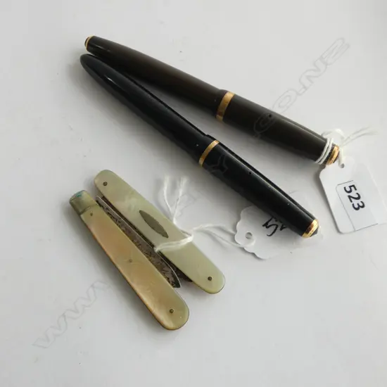 2 PARKER DUO FOLD PEN w. 14ct NIB & INK + 2 MOP FOLDING KNIVES w. STG SILVER BLADES