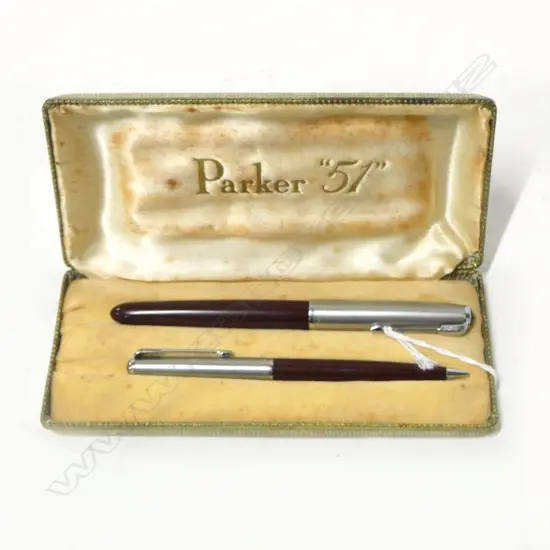 CASED PARKER PEN SET