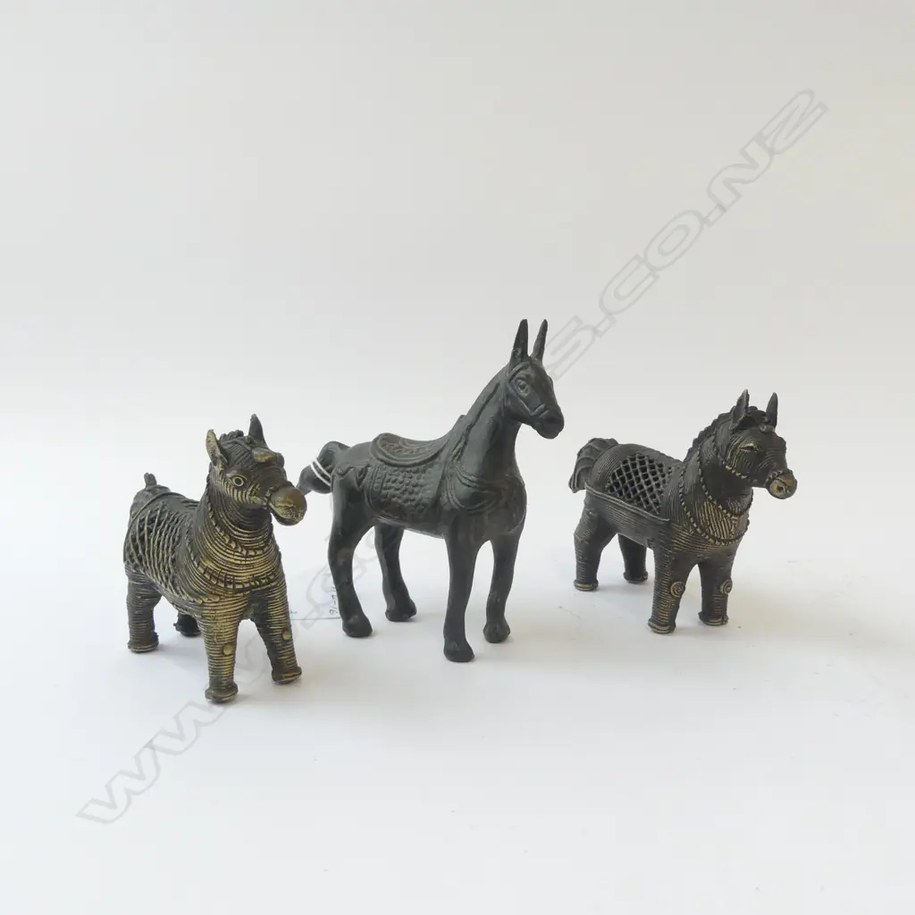   THREE SMALL BRONZE HORSES L.130mm Image 1++