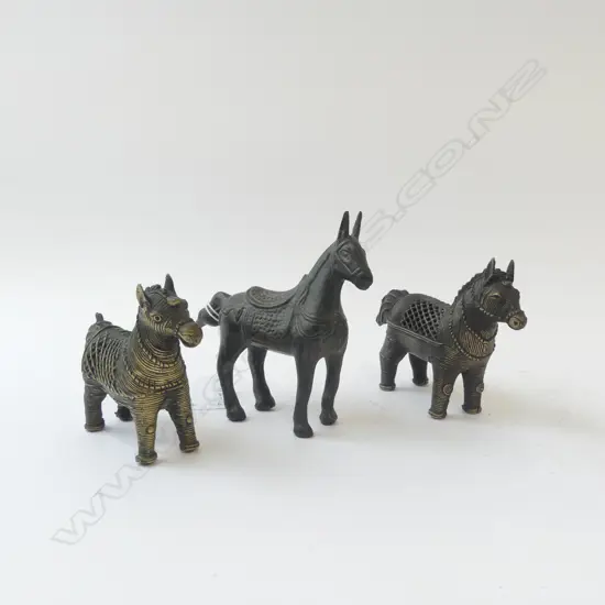   THREE SMALL BRONZE HORSES L.130mm
