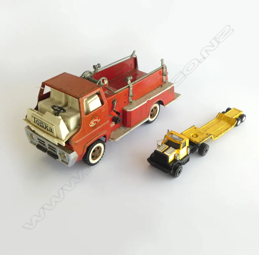 LRG VINTAGE TONKA RED FIRE TRUCK (L.380mm) & SML TRUCK & TRAILER Image 1++