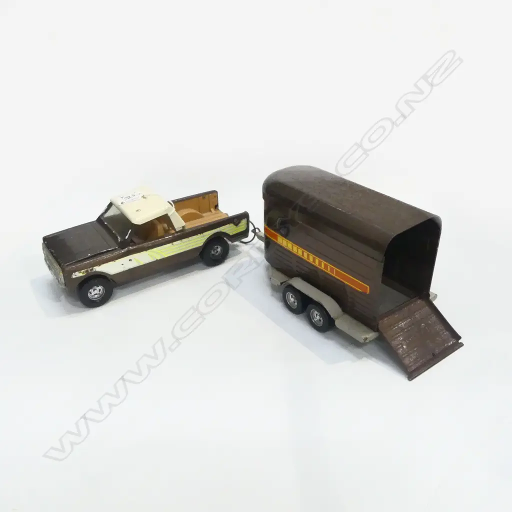 VINTAGE METAL TOY CADILLAC (L.280mm) & TRUCK w HORSE TRAILER, L.600mm Image 1++