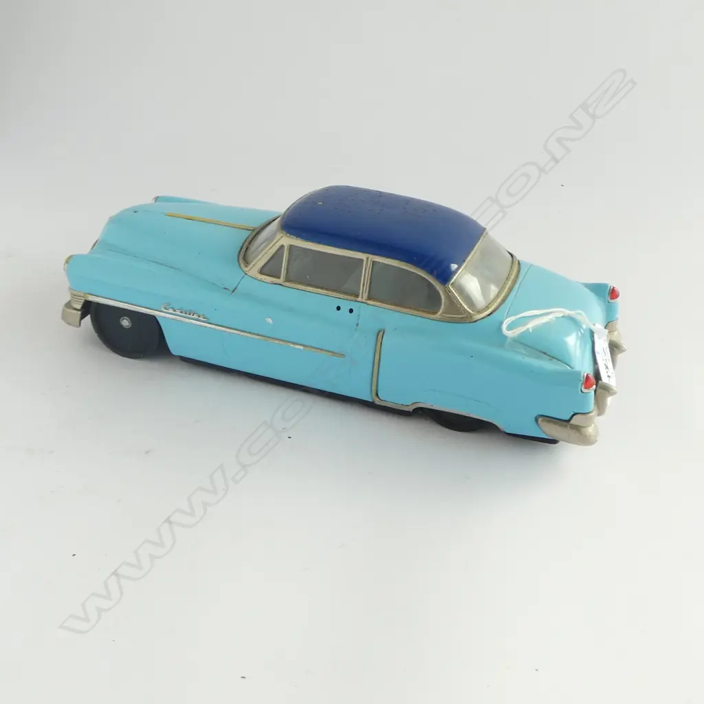 VINTAGE METAL TOY CADILLAC (L.280mm) & TRUCK w HORSE TRAILER, L.600mm Image 1++