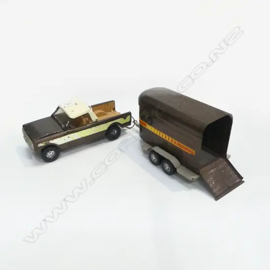 VINTAGE METAL TOY CADILLAC (L.280mm) & TRUCK w HORSE TRAILER, L.600mm