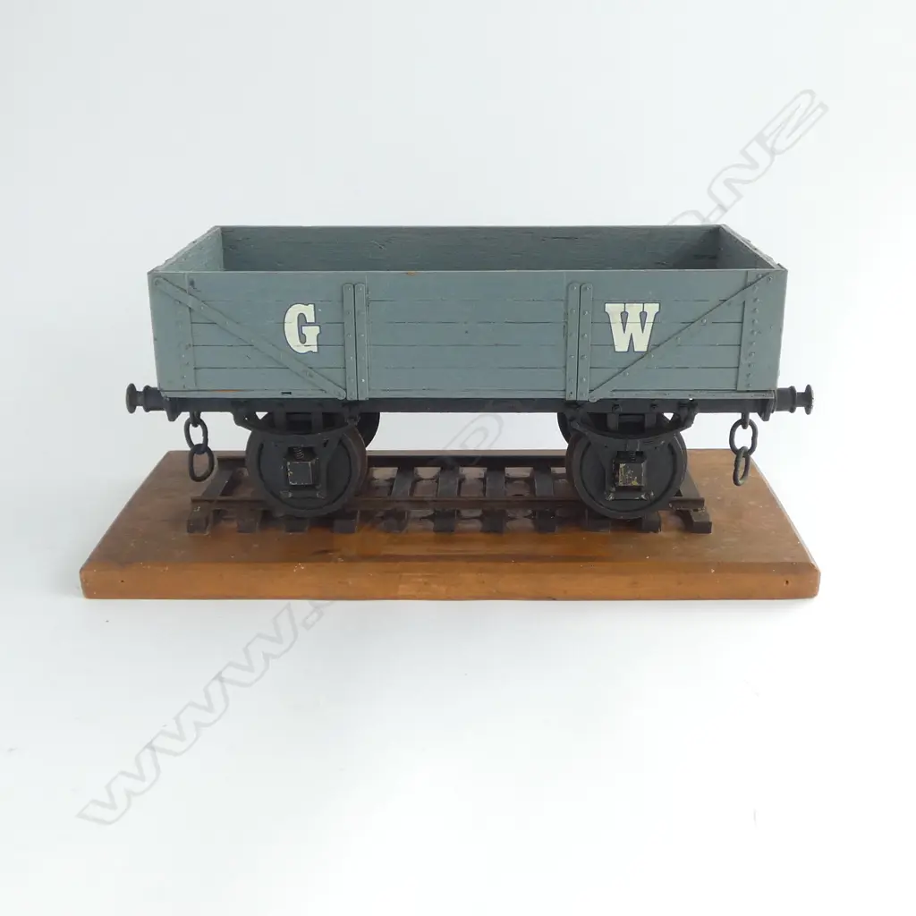 'G W' WAGON DISPLAYED ON TRACK W.380mm Image 1++