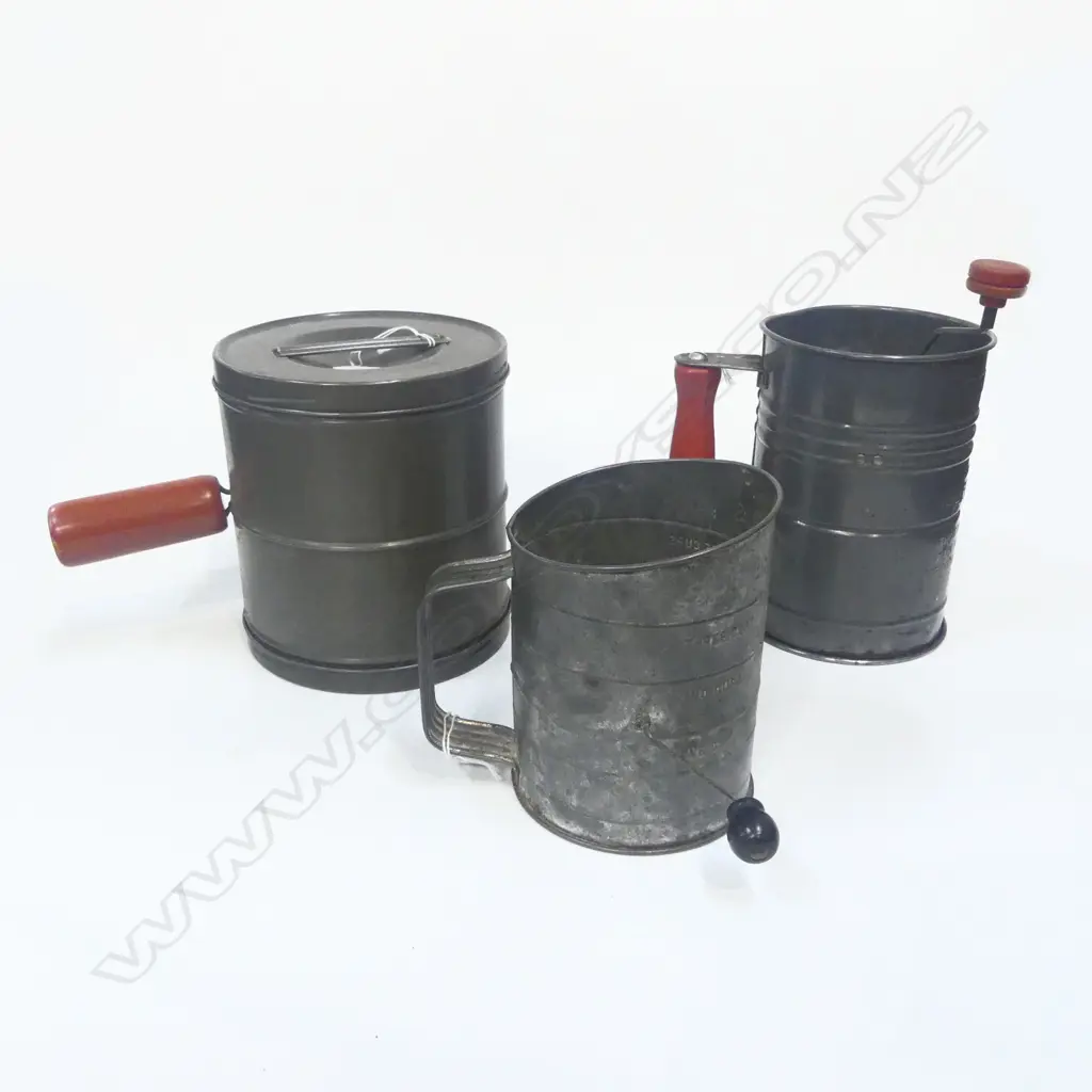 (1147) THREE VINTAGE TIN SIFTERS H.170mm Image 1++